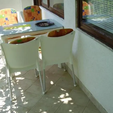 Apartment By The Sea Kastel Gomilica, - 22370 *