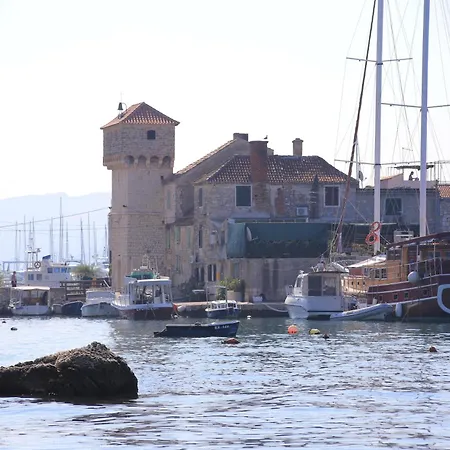 By The Sea Kastel Gomilica, - 22370 شقة *