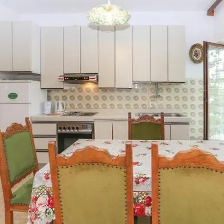 By The Sea Kastel Gomilica, - 22370 Apartment