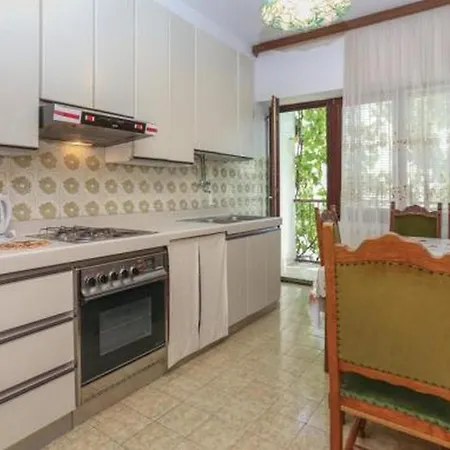 By The Sea Kastel Gomilica, - 22370 شقة *